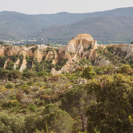 Maison Pure Canigou Spacious Authentic In Historic Le Chateau Near Perpignan Hébergement de vacances