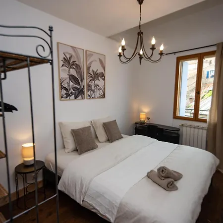 Pure Canigou House An Authentic And Charming Town House With 3 Bedrooms * Montalba-le-Chateau