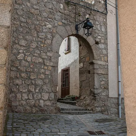 Semesterbostad Pure Canigou House An Authentic And Charming Town House With 3 Bedrooms *